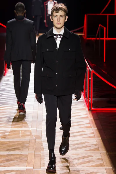 Look 8